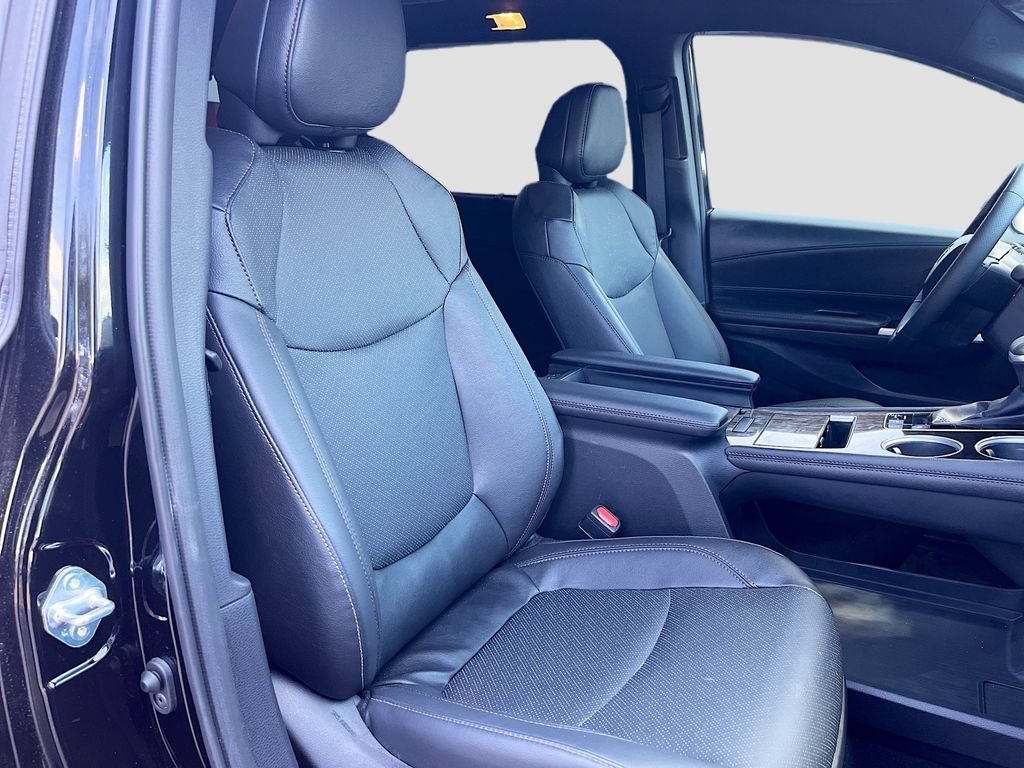 Used 2025 Toyota Sienna Limited FWD image 31