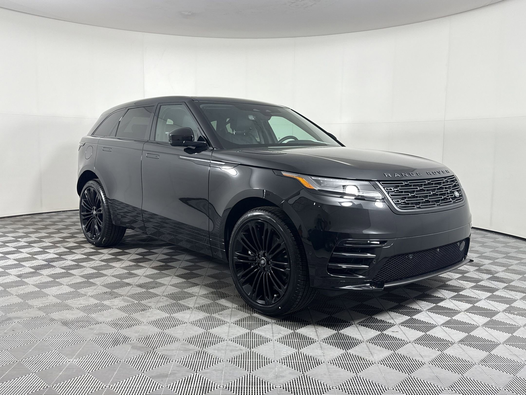 New 2026 Land Rover Range Rover Velar Dynamic SE AWD/4WD image 7