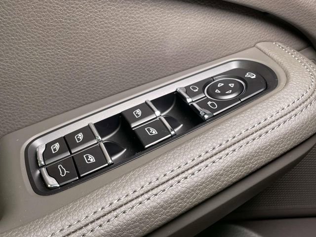 New 2026 Porsche Macan image 37