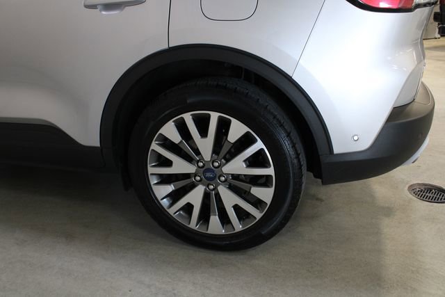 Used 2020 Ford Escape Titanium image 29