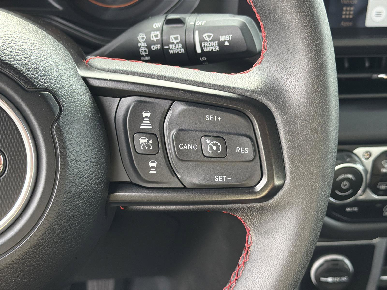 Used 2024 Jeep Wrangler Unlimited Rubicon AWD/4WD image 26