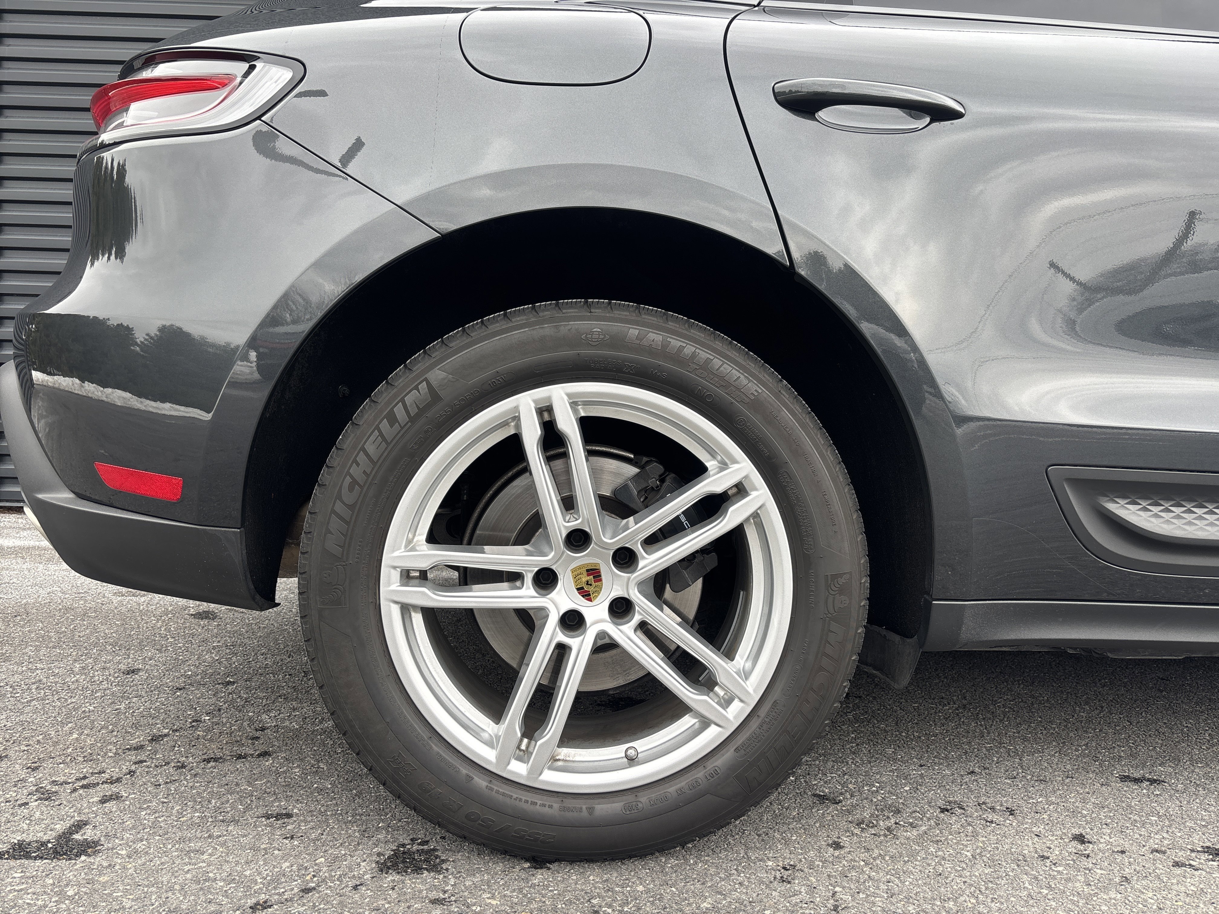 Certified 2025 Porsche Macan image 22