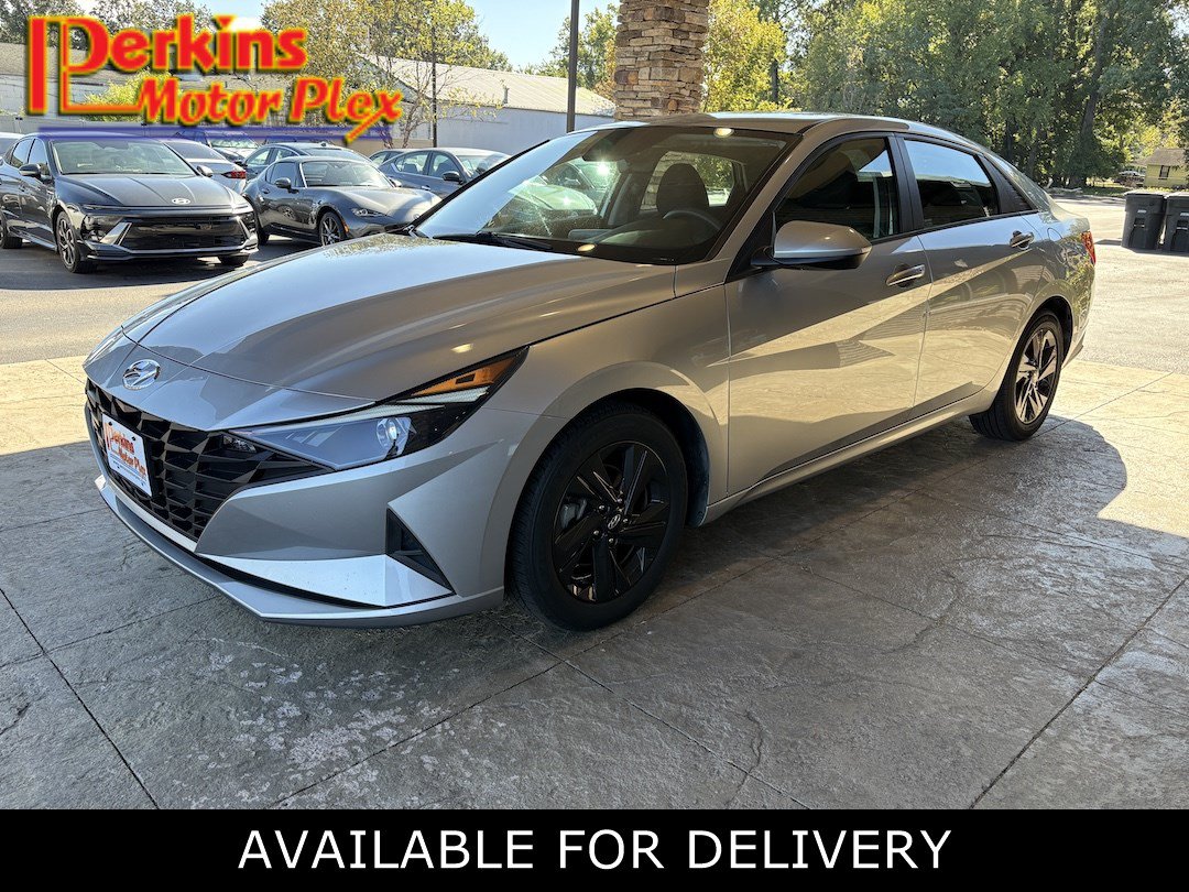 Used 2021 Hyundai Elantra SEL FWD image 1
