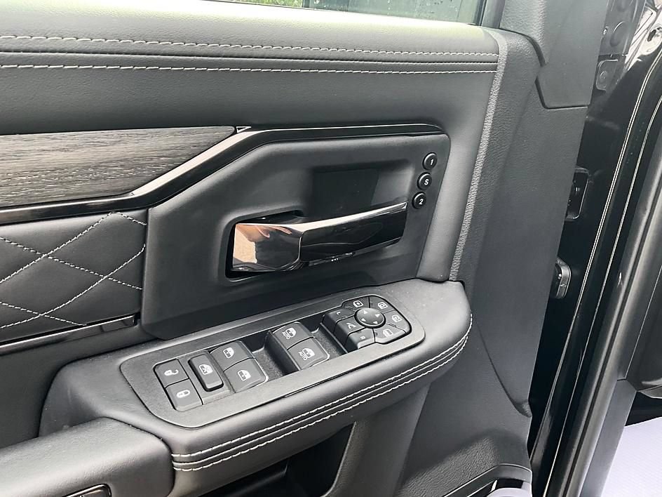 New 2026 RAM 3500 Limited AWD/4WD image 15