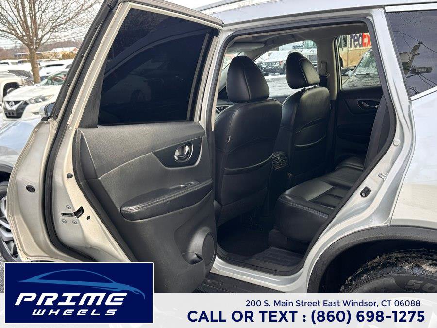 Used 2015 Nissan Rogue SL w/ SL Premium Package image 11