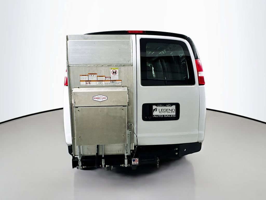 Used 2017 Chevrolet Express 2500 image 7