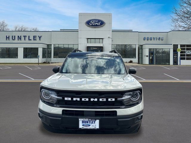 Used 2024 Ford Bronco Sport Outer Banks w/ Tech Package AWD/4WD image 2