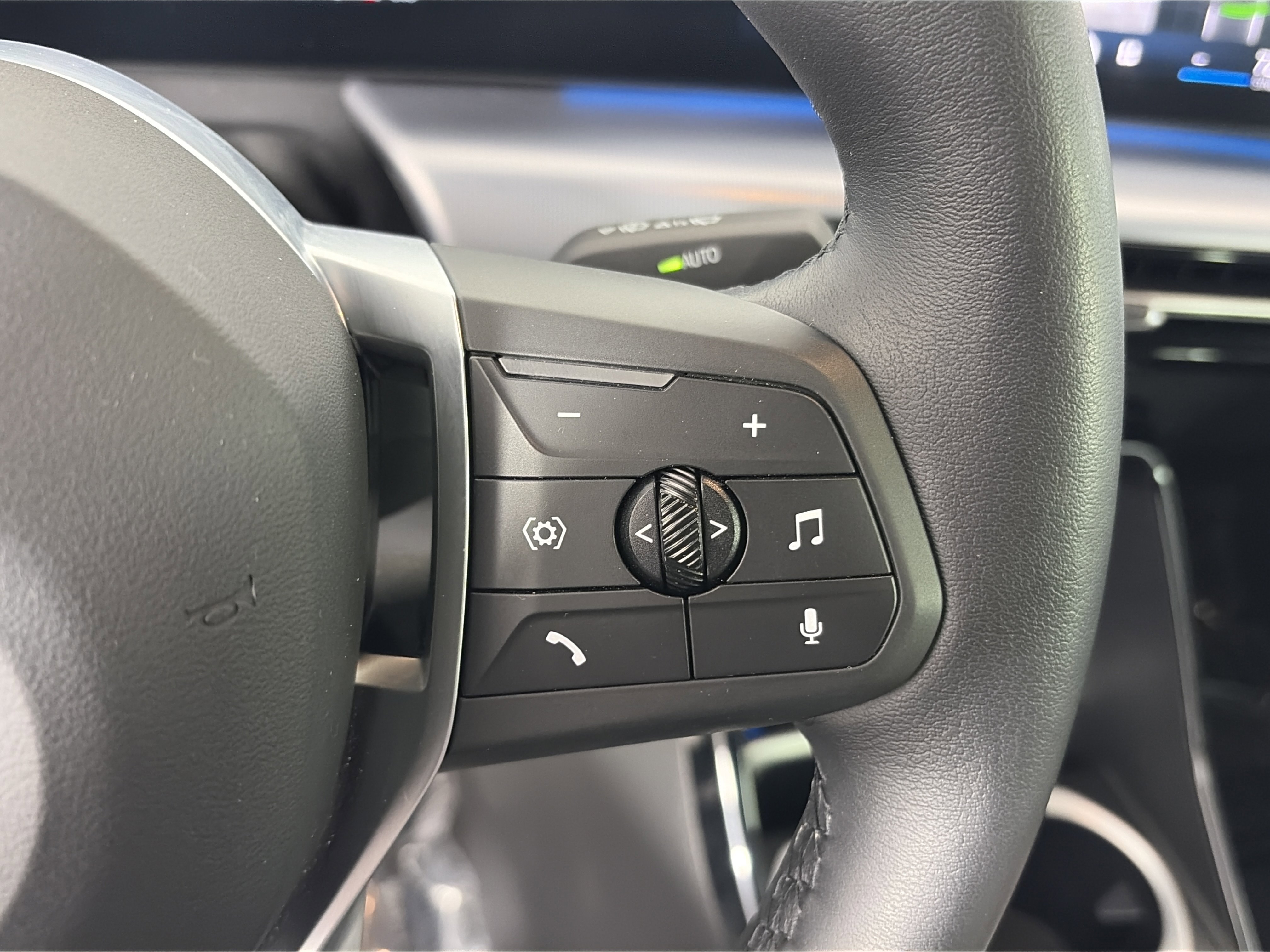 Used 2024 BMW X2 xDrive28i w/ Convenience Package image 33