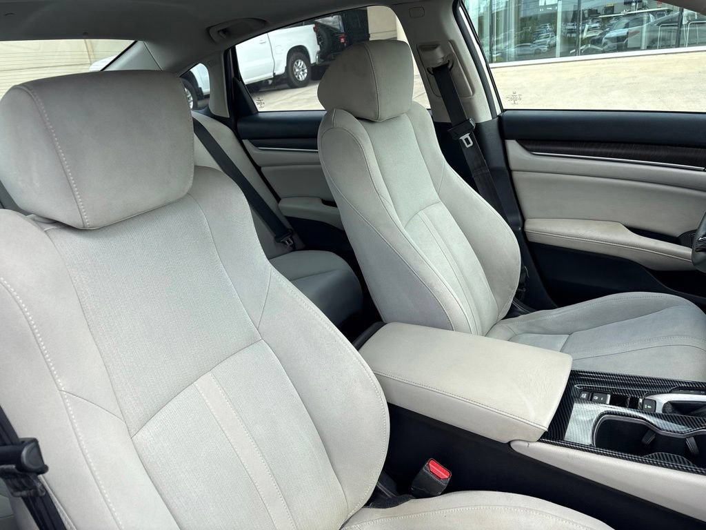 Used 2018 Honda Accord EX image 14