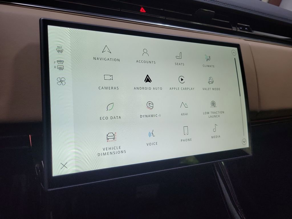 New 2025 Land Rover Range Rover Sport Dynamic SE image 33