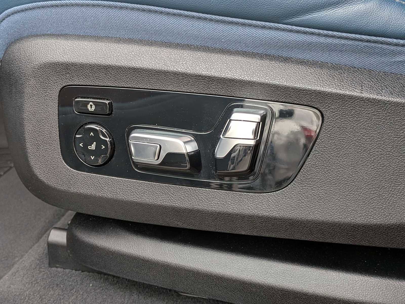 Used 2023 BMW XM image 18