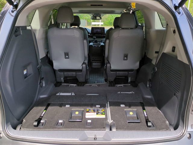 Used 2024 Toyota Sienna XLE w/ XLE Plus Package AWD/4WD image 13