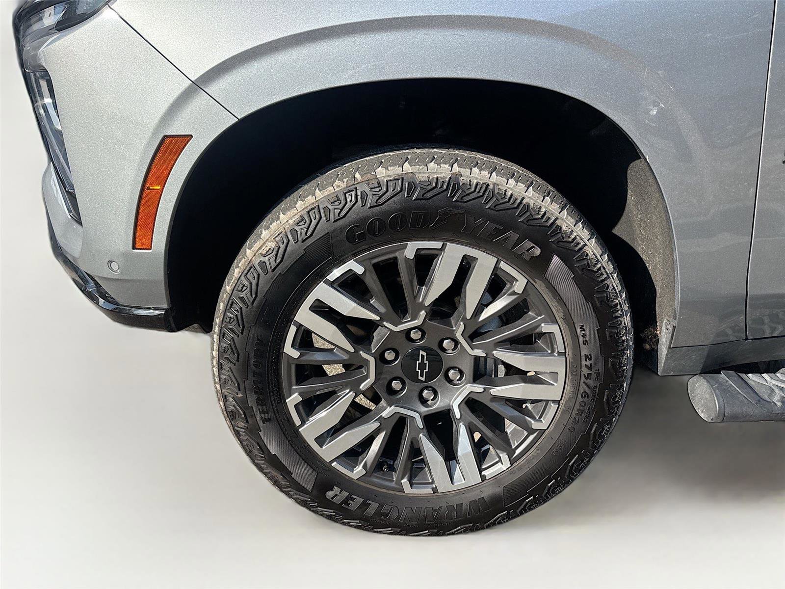 Used 2025 Chevrolet Suburban Z71 AWD/4WD image 33