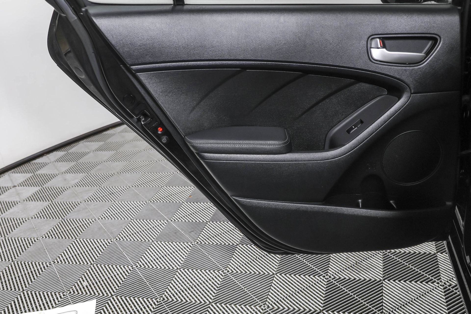 Used 2017 Kia Forte LX w/ LX Popular Package image 37