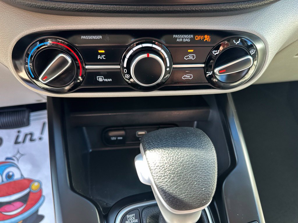 Used 2025 Kia Soul LX w/ LX Technology Package FWD image 22