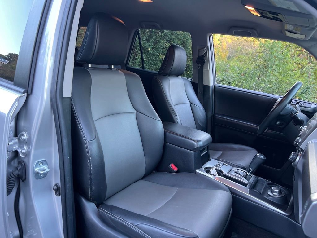 Used 2020 Toyota 4Runner SR5 Premium image 31