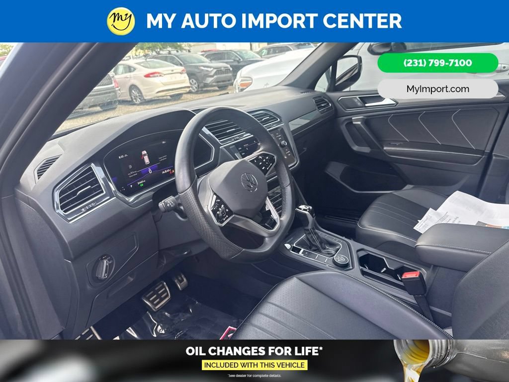Used 2024 Volkswagen Tiguan SE R-Line AWD/4WD image 8