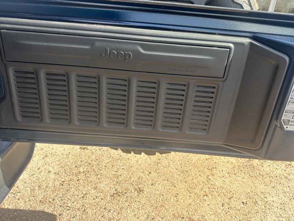 Used 2025 Jeep Wrangler Unlimited Rubicon image 36