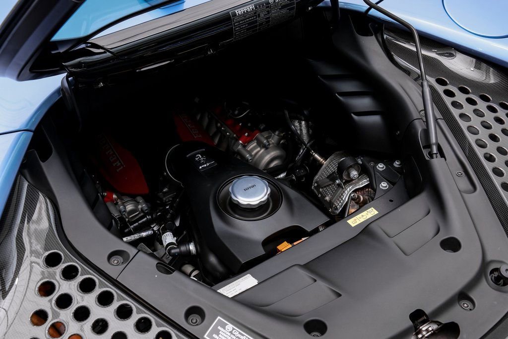 Used 2022 Ferrari SF90 Spider image 57