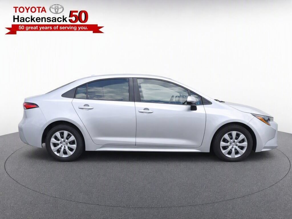 Used 2025 Toyota Corolla LE FWD image 8