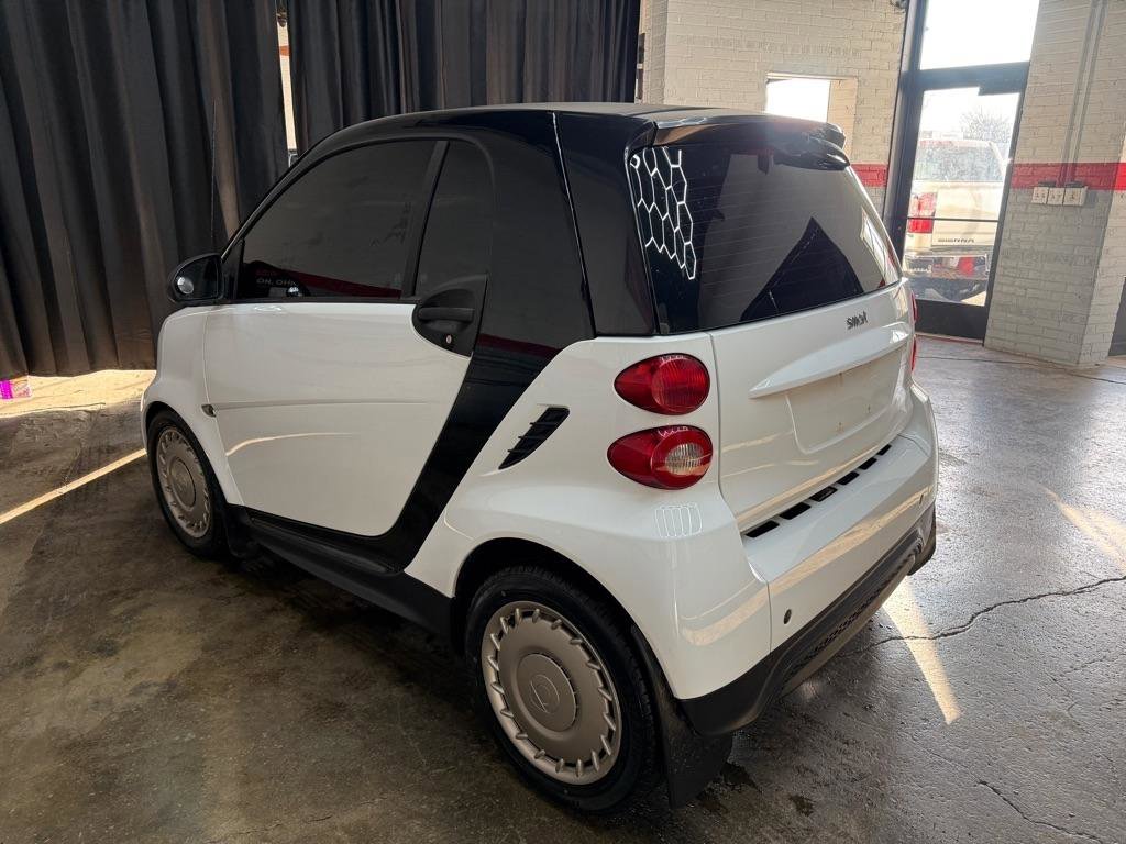 Used 2013 smart fortwo pure image 3