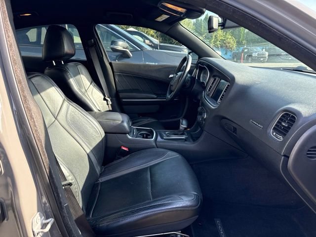 Used 2017 Dodge Charger SXT w/ Plus Group RWD image 15