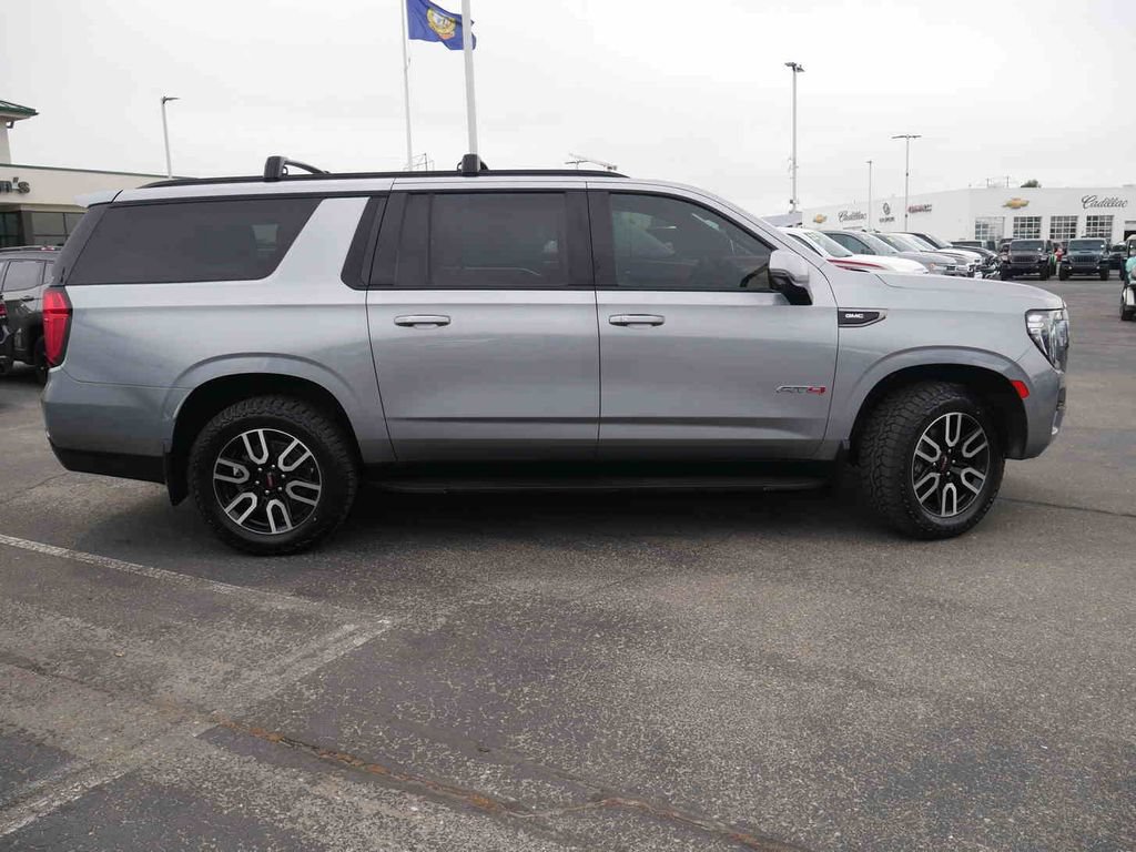 Used 2024 GMC Yukon XL AT4 w/ Technology Package AWD/4WD image 25