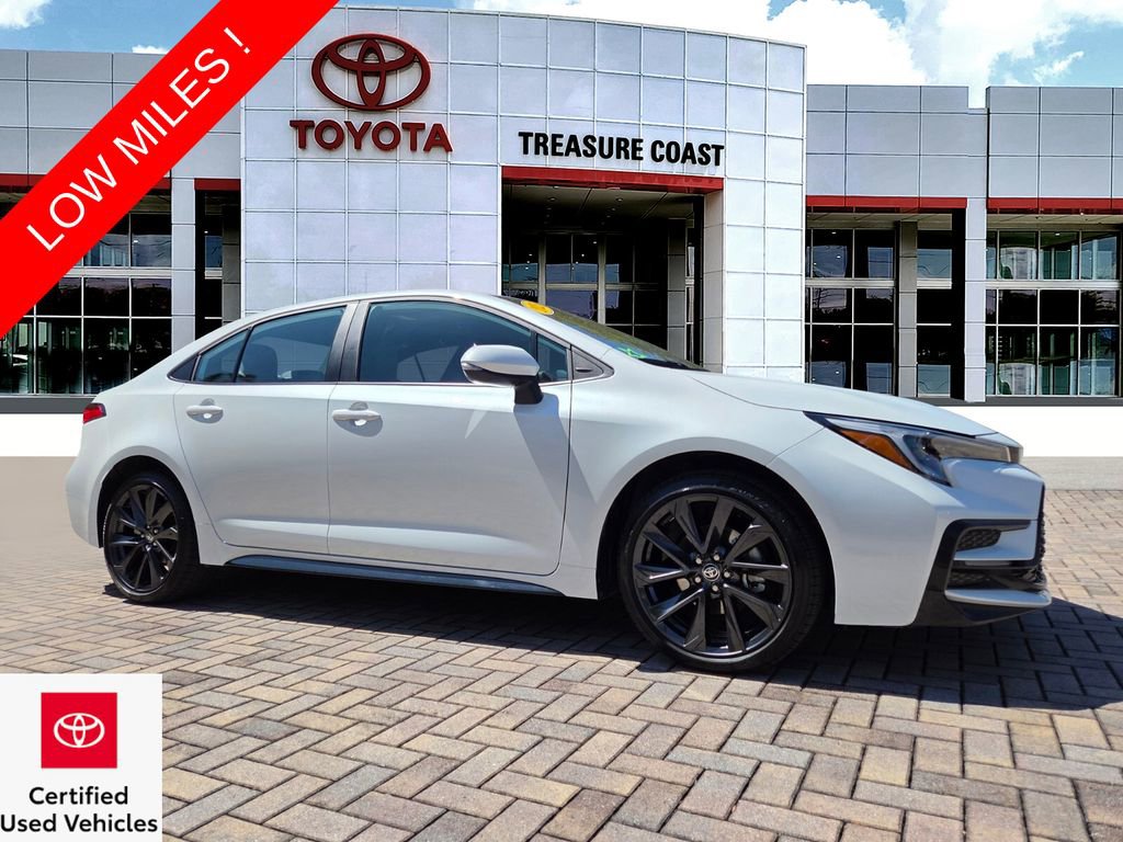 Certified 2025 Toyota Corolla SE w/ Convenience Package FWD image 1