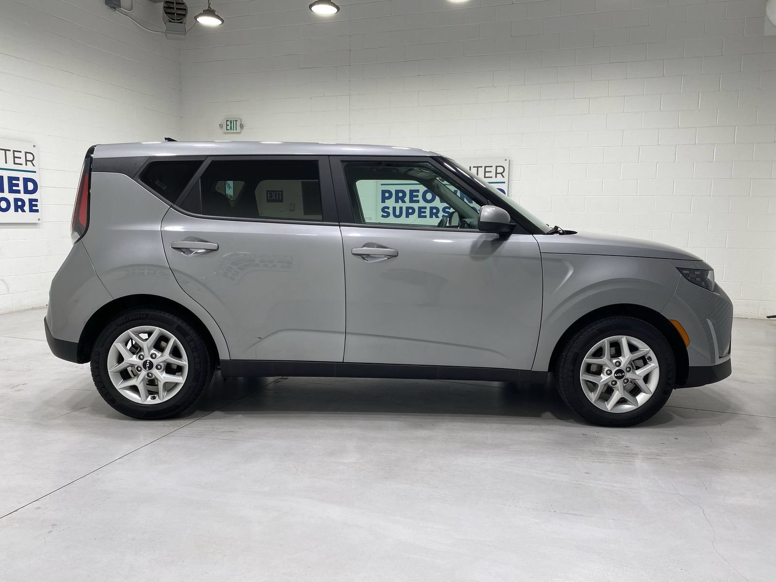 Used 2023 Kia Soul LX w/ Option Group 015 FWD image 9
