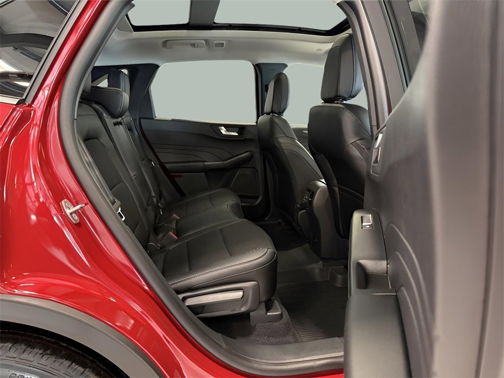 New 2026 Ford Escape SE w/ Class II Trailer Tow Package image 24