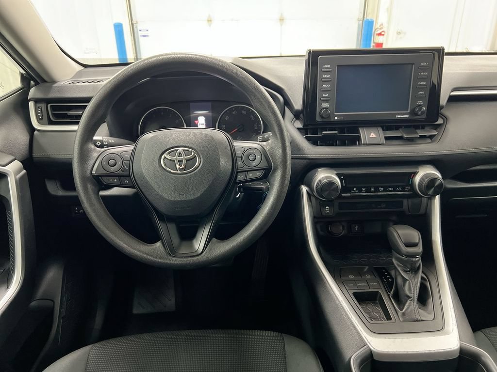 Used 2021 Toyota RAV4 LE FWD image 11