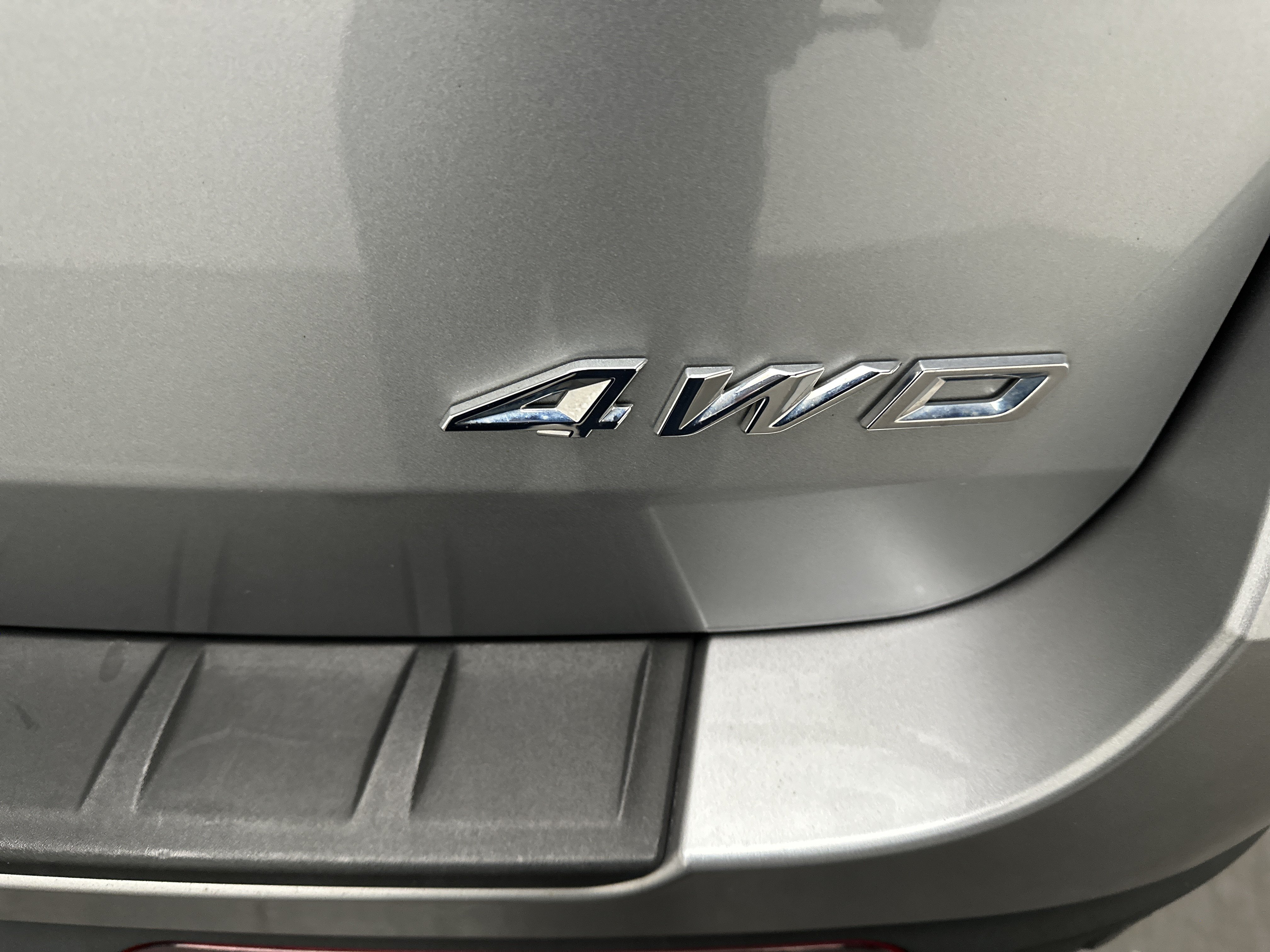Used 2023 Ford Explorer XLT w/ Equipment Group 202A AWD/4WD image 14