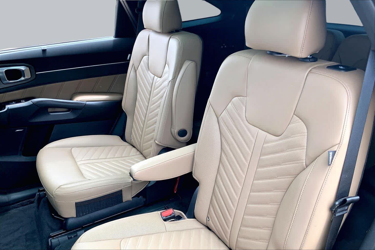 Certified 2025 Kia Sorento SX Prestige w/ Olive Brown Leather Package AWD/4WD image 21