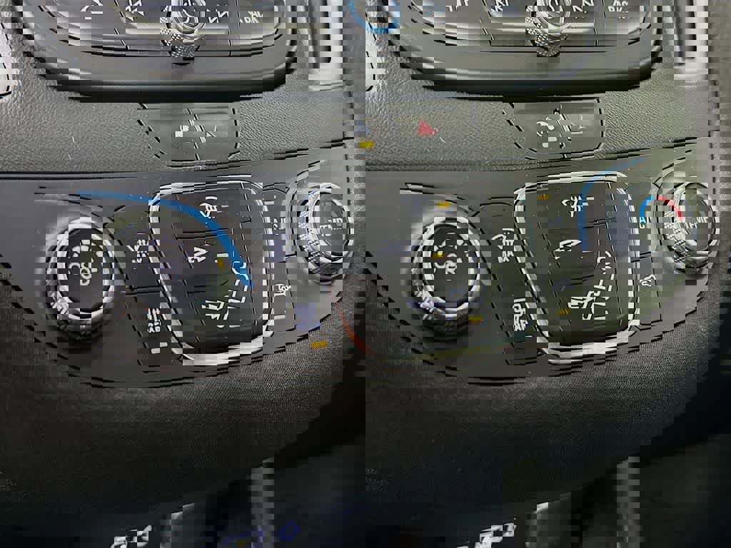 Used 2021 Chevrolet Malibu RS FWD image 17