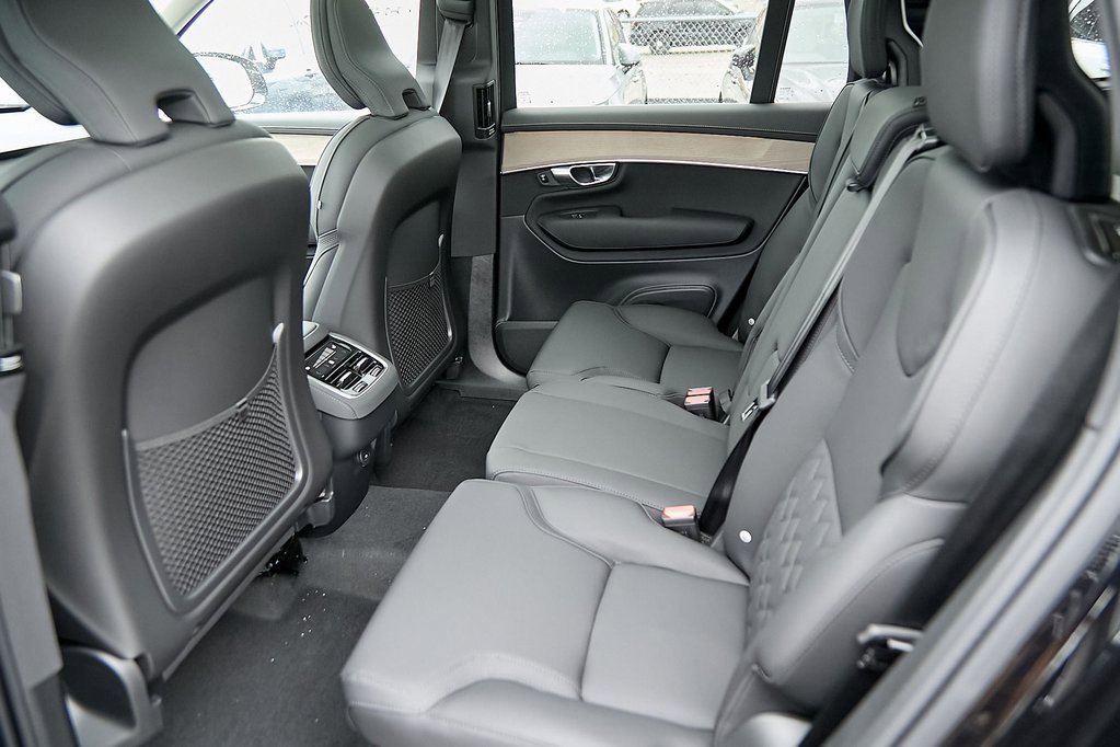 New 2025 Volvo XC90 B6 Core w/ Protection Package Premier image 19