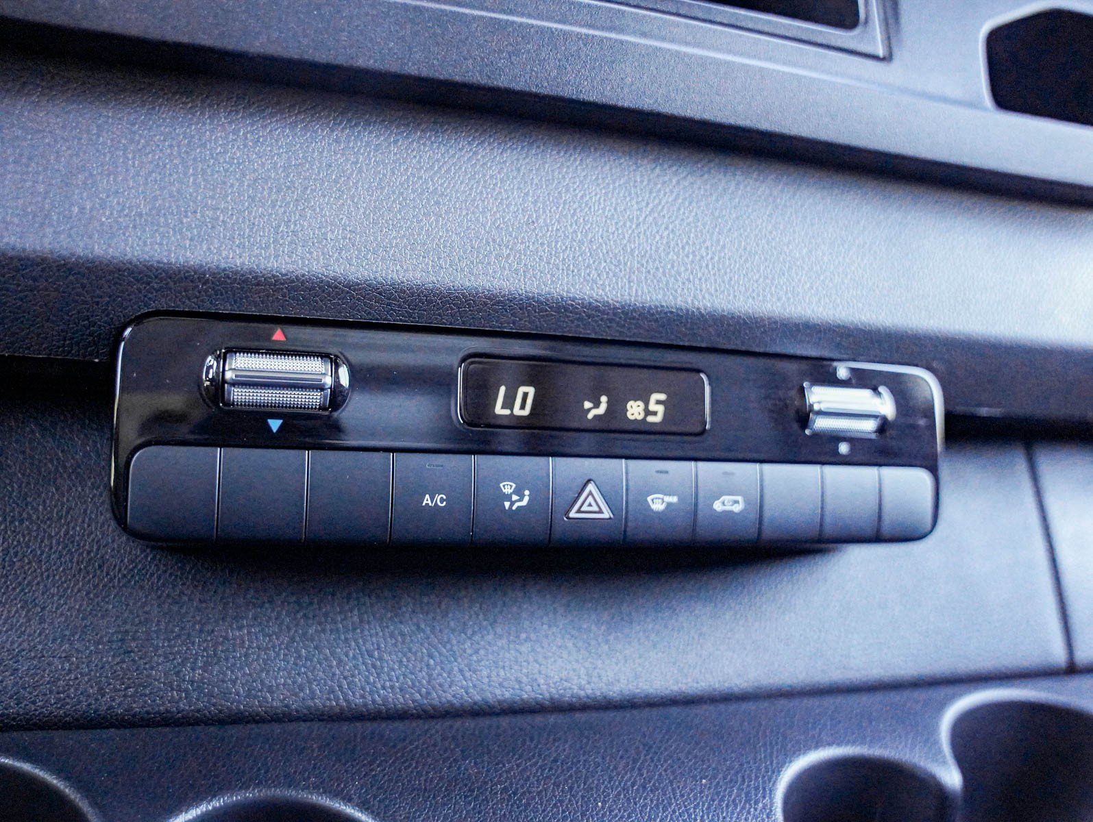 Used 2025 Mercedes-Benz Sprinter 2500 image 21