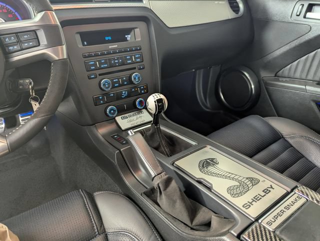 Used 2011 Ford Mustang Shelby GT500 RWD image 23