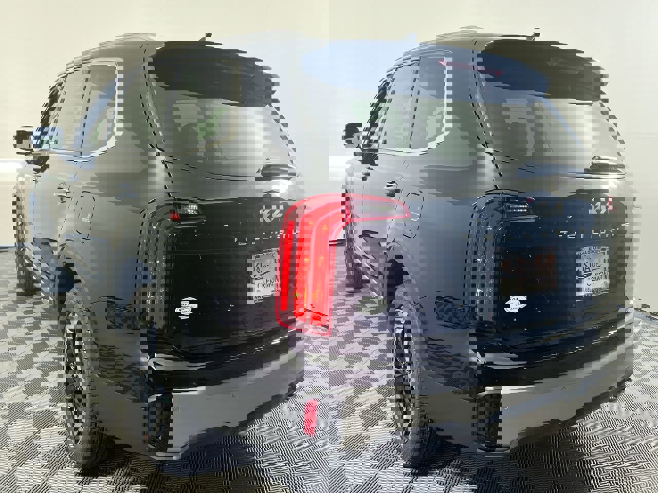 Used 2025 Kia Telluride S image 6