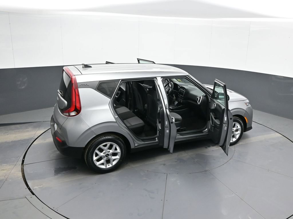Certified 2022 Kia Soul LX w/ Technology Package image 43