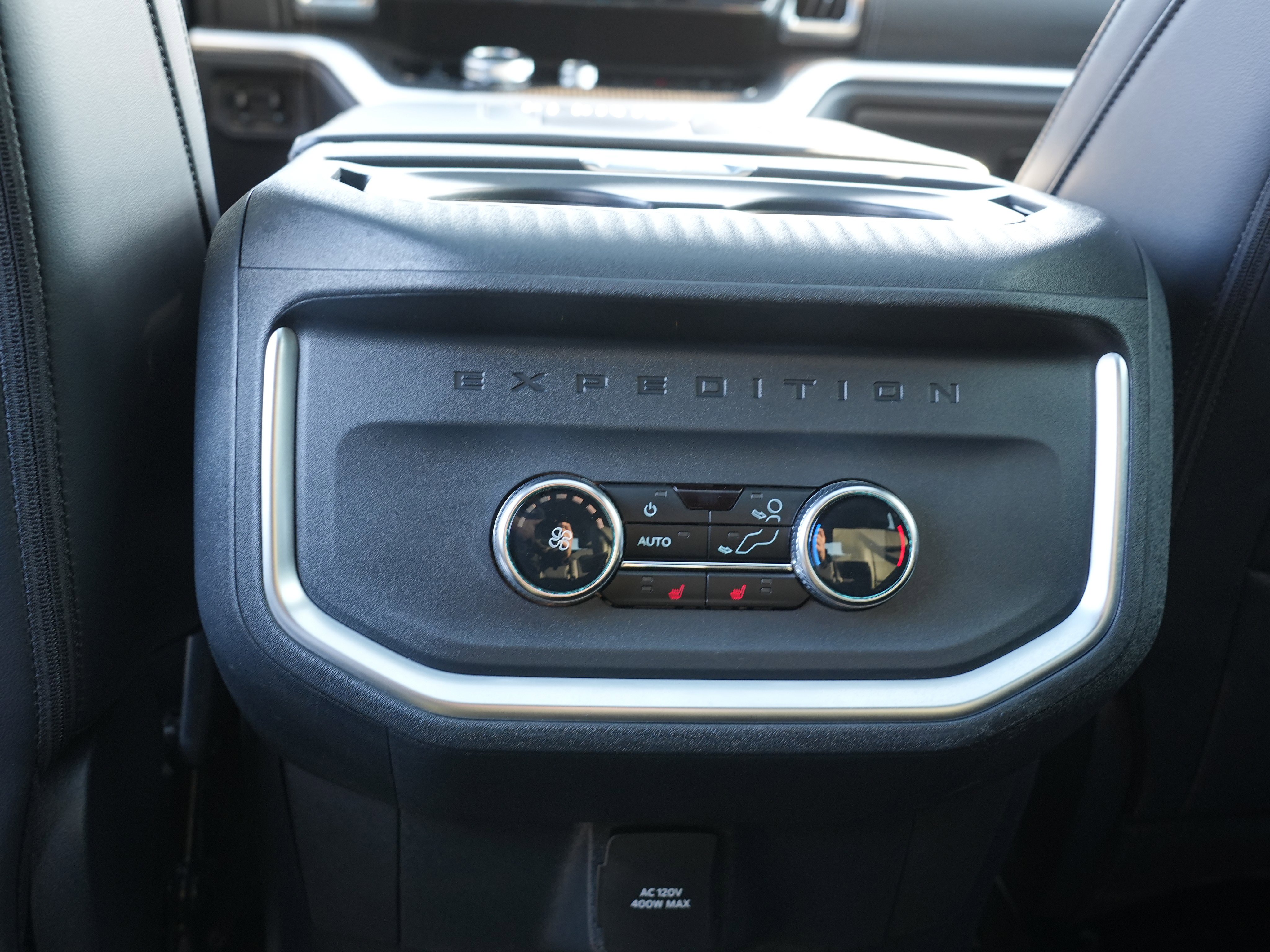 Used 2025 Ford Expedition Max Platinum w/ Stealth Appearance Package AWD/4WD image 30