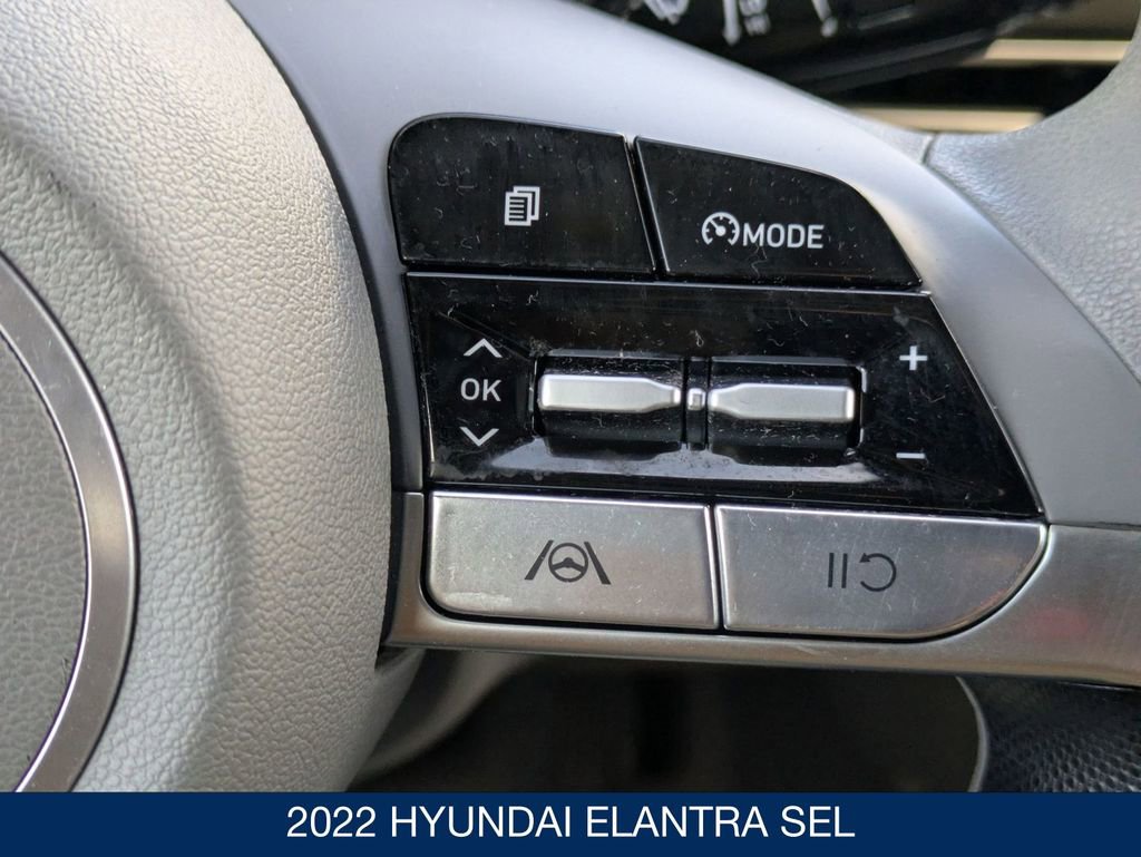 Used 2022 Hyundai Elantra SEL image 18