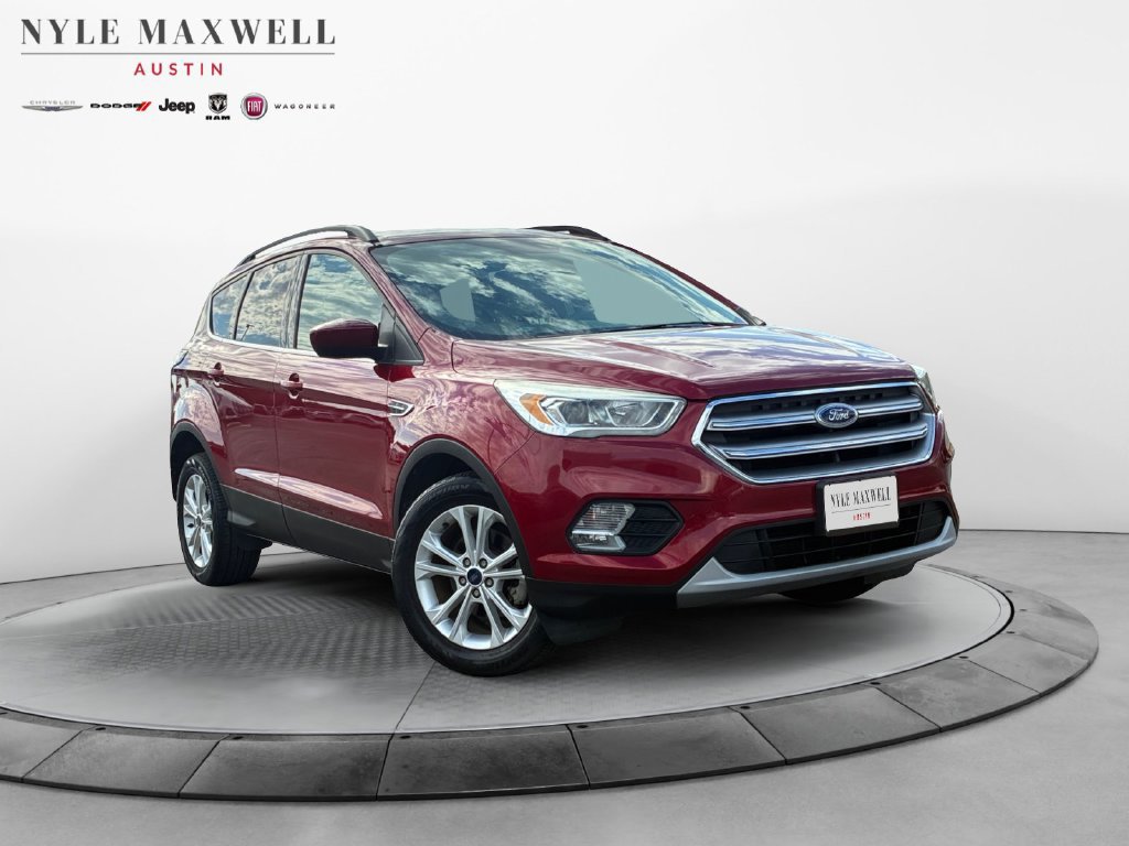 Used 2017 Ford Escape SE w/ Equipment Group 201A FWD image 2