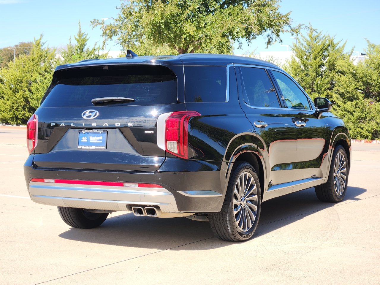 Used 2024 Hyundai Palisade Calligraphy AWD/4WD image 4