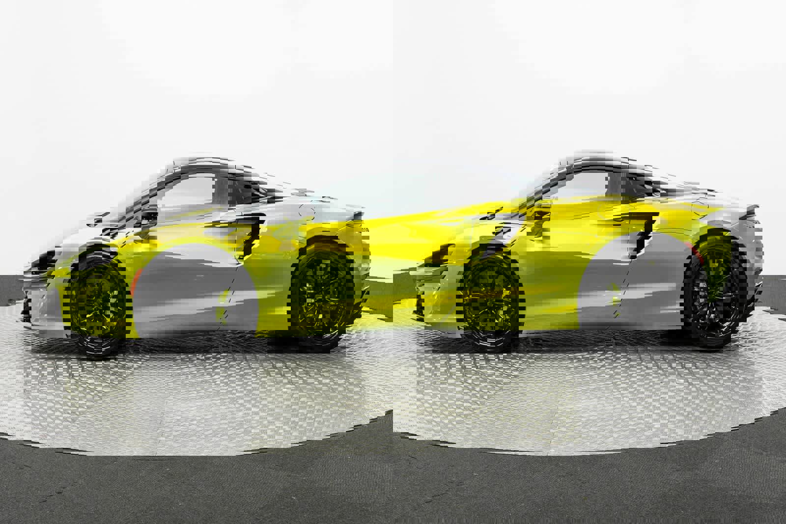 Used 2025 McLaren Artura Spider image 46