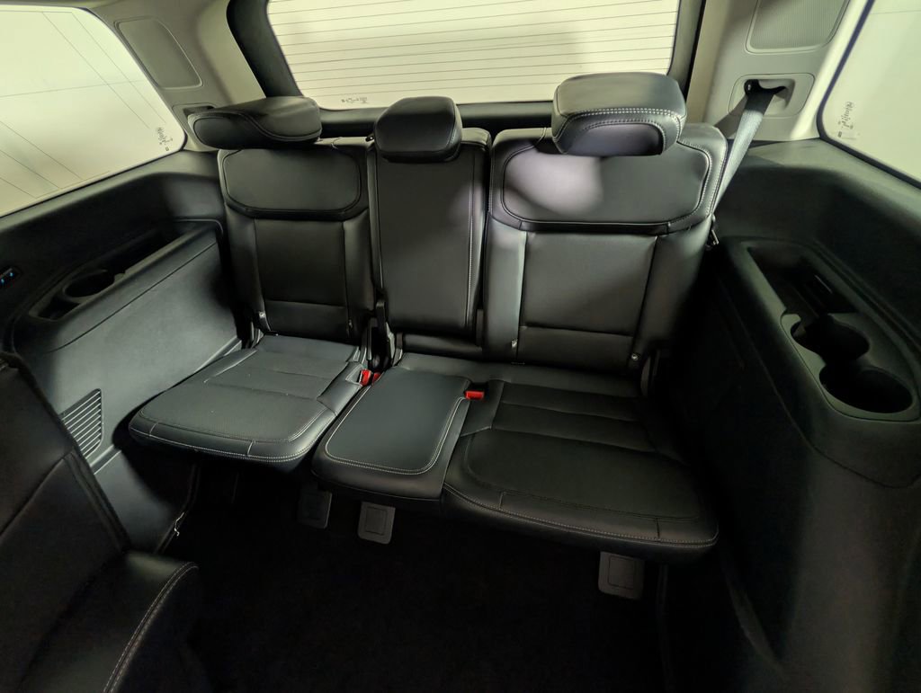 Certified 2025 Ford Expedition Platinum image 15