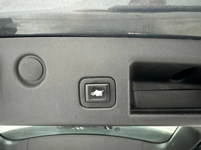 Used 2018 Chevrolet Equinox LT AWD/4WD image 27