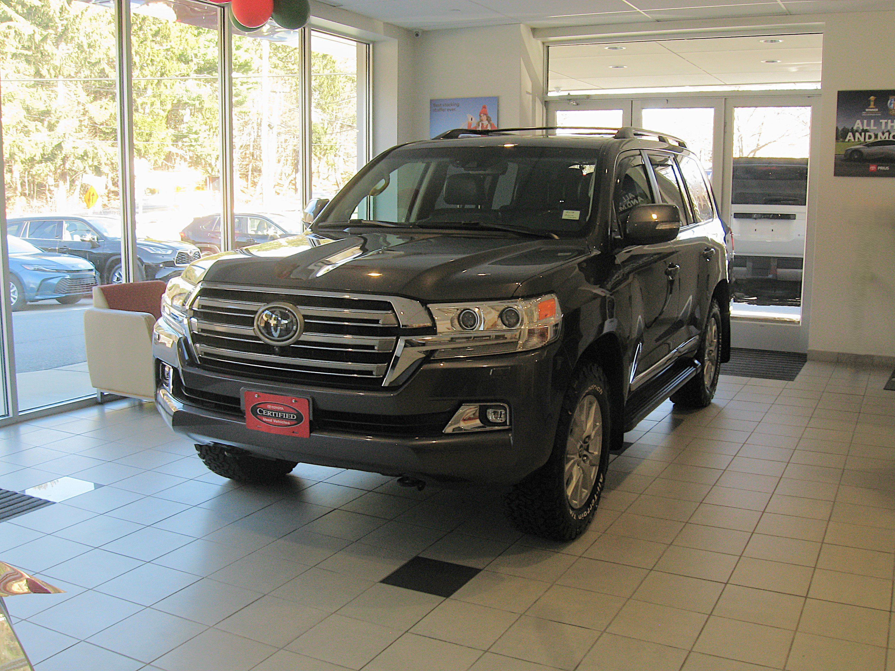 Used 2018 Toyota Land Cruiser image 25