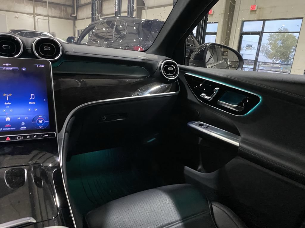 Used 2023 Mercedes-Benz GLC 300 4MATIC image 4