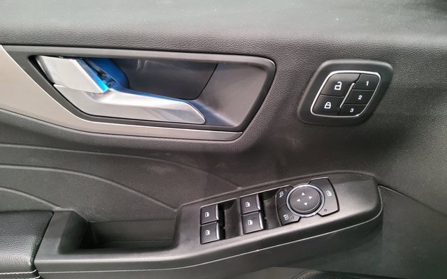 Used 2022 Ford Escape Titanium w/ Class II Trailer Tow Package image 26