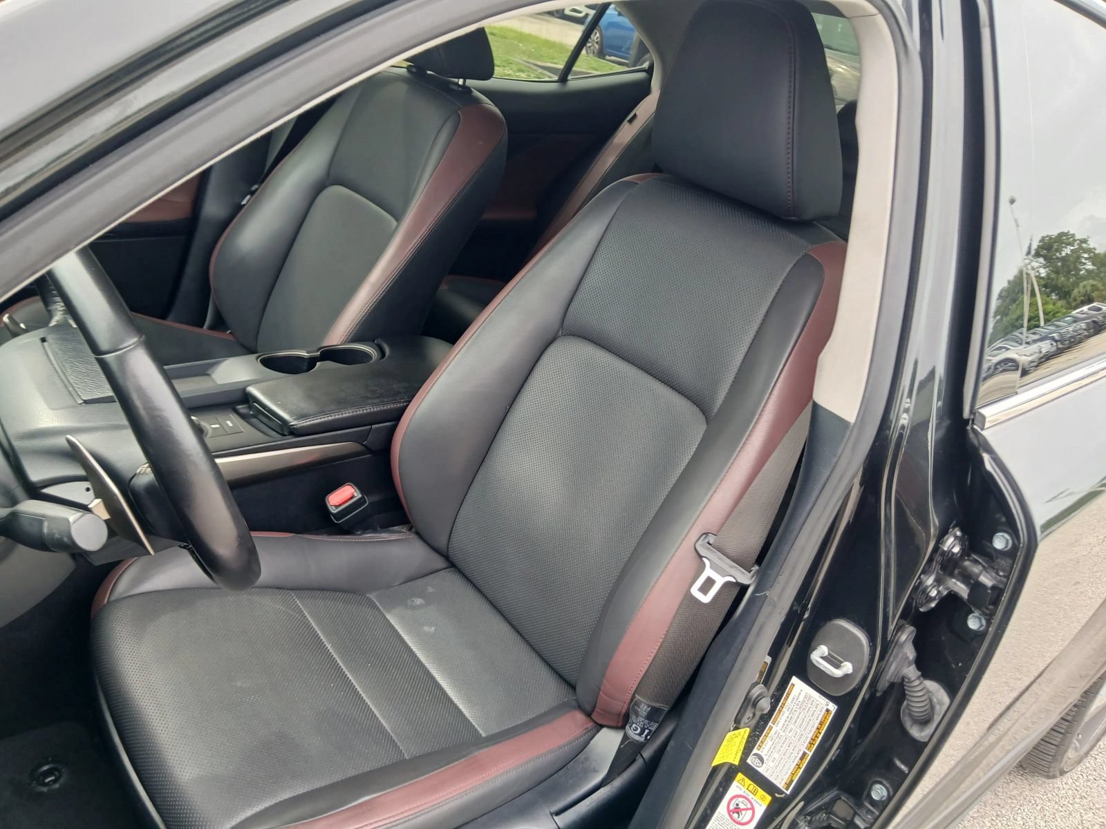 Used 2018 Lexus IS 300 w/ Premium Package RWD image 9